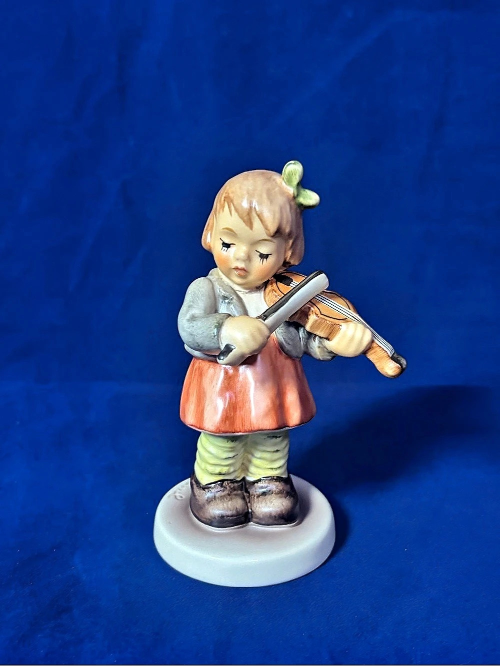 M.I. Hummel Club #373 First Violin HUM 2184 Porcelain Figurine w/Box